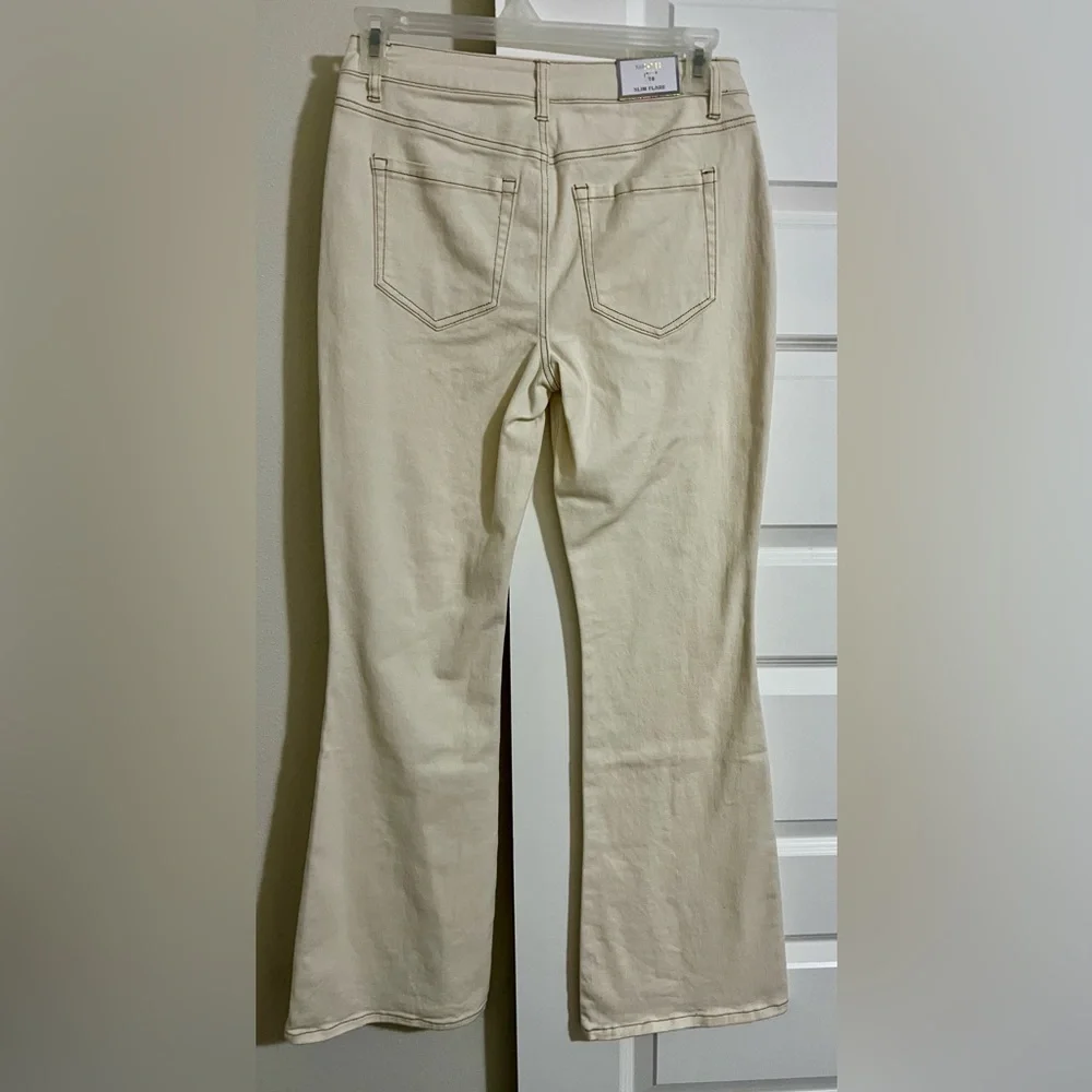Tinseltown Cream Flare Wide Leg Jeans size 7/ 28 New inseam 32”